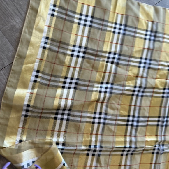 BURBERRY vintage silk scarf ✨ - Picture 9 of 17
